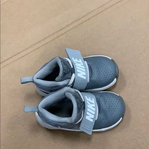 Nike size 8 toddler